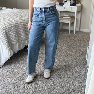 BDG Women's Boyfriend Jeans in Light Blue Wash